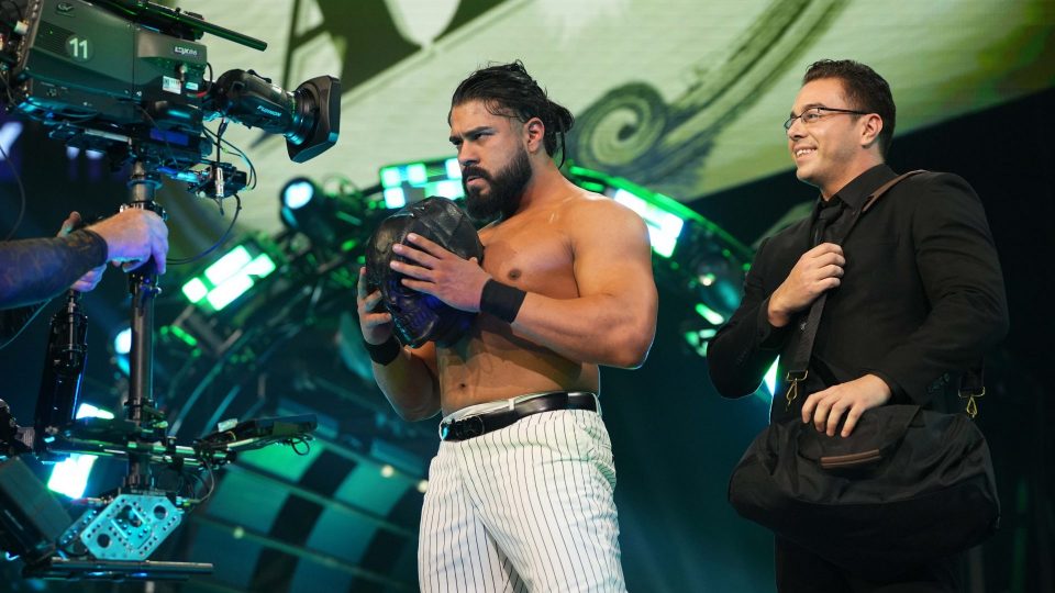 Andrade El Idolo entrance