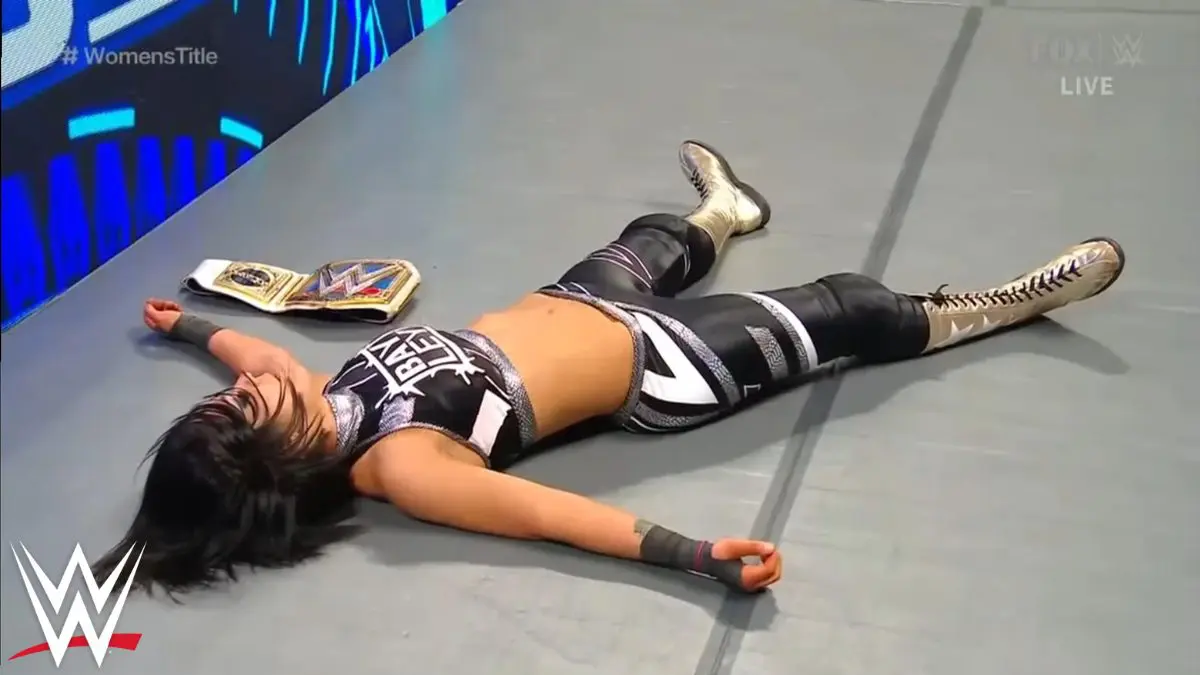 Bayley Has Minor Accident Outside WWE Ring [Video]